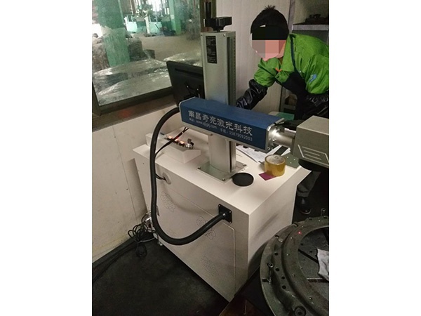 汽配50瓦高配激光打標機