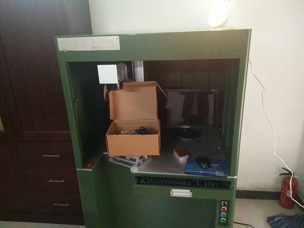 按客戶要求定制激光打標機